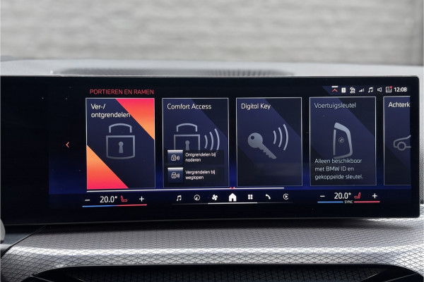 BMW 3 Serie Touring 330e M-Sport | 19,5 kWh Accu | Panodak | Head-Up | Memory | Trekhaak | 360° Camera | Fabrieksgarantie