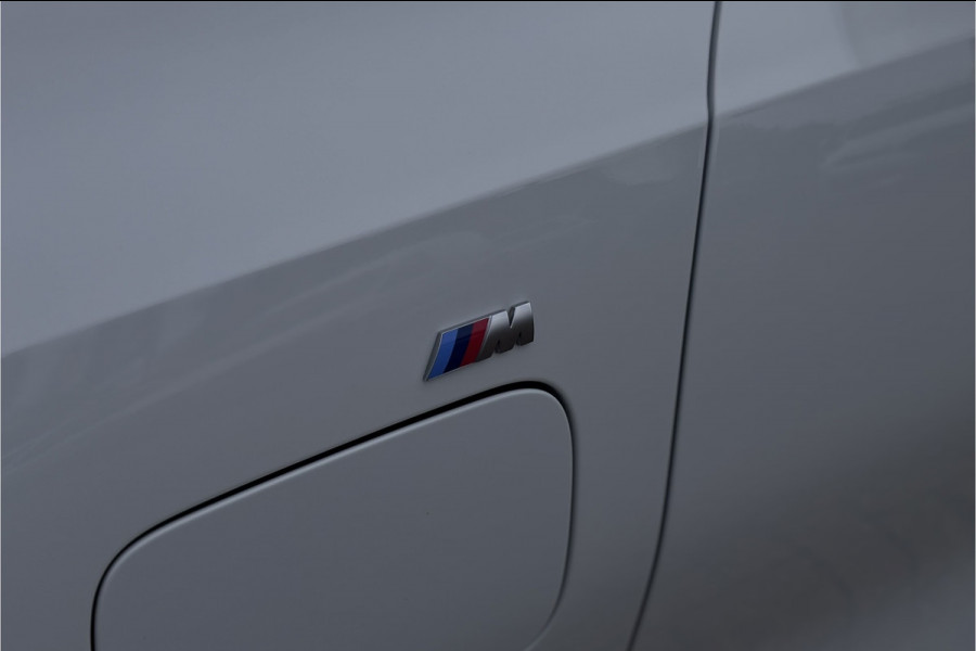 BMW 3 Serie Touring 330e M-Sport | 19,5 kWh Accu | Panodak | Head-Up | Memory | Trekhaak | 360° Camera | Fabrieksgarantie