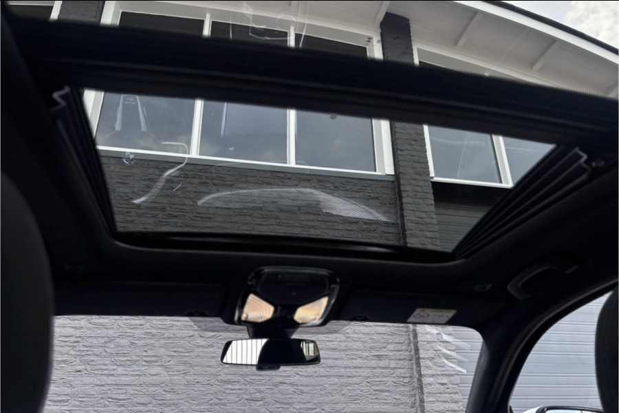 BMW 3 Serie Touring 330e M-Sport | 19,5 kWh Accu | Panodak | Head-Up | Memory | Trekhaak | 360° Camera | Fabrieksgarantie