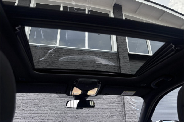 BMW 3 Serie Touring 330e M-Sport | 19,5 kWh Accu | Panodak | Head-Up | Memory | Trekhaak | 360° Camera | Fabrieksgarantie