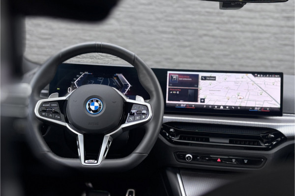 BMW 3 Serie Touring 330e M-Sport | 19,5 kWh Accu | Panodak | Head-Up | Memory | Trekhaak | 360° Camera | Fabrieksgarantie