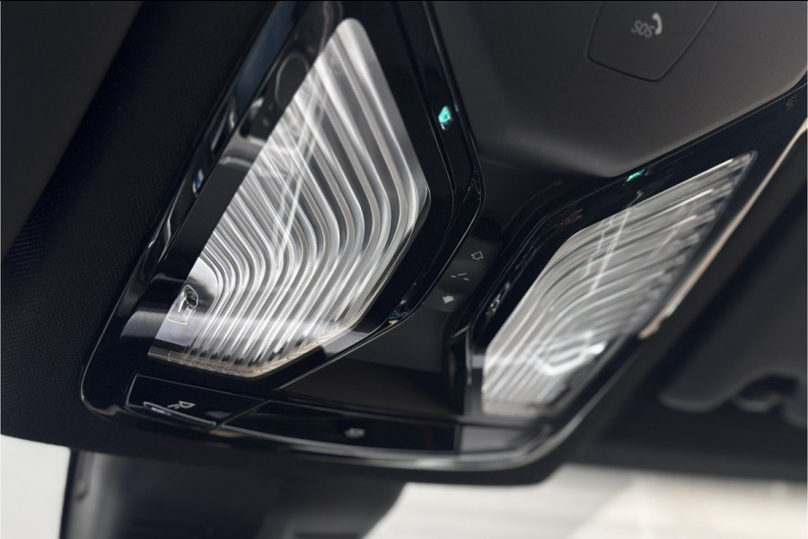 BMW 3 Serie Touring 330e M-Sport | 19,5 kWh Accu | Panodak | Head-Up | Memory | Trekhaak | 360° Camera | Fabrieksgarantie