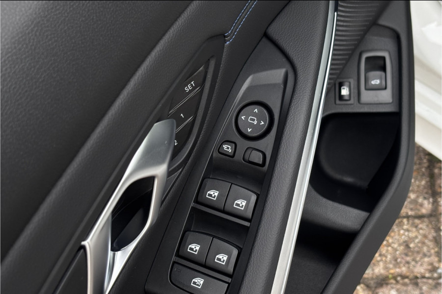 BMW 3 Serie Touring 330e M-Sport | 19,5 kWh Accu | Panodak | Head-Up | Memory | Trekhaak | 360° Camera | Fabrieksgarantie