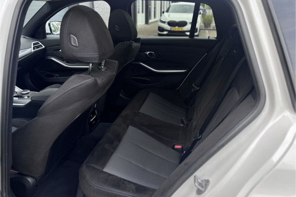 BMW 3 Serie Touring 330e M-Sport | 19,5 kWh Accu | Panodak | Head-Up | Memory | Trekhaak | 360° Camera | Fabrieksgarantie