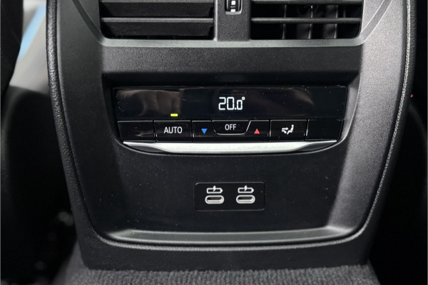 BMW 3 Serie Touring 330e M-Sport | 19,5 kWh Accu | Panodak | Head-Up | Memory | Trekhaak | 360° Camera | Fabrieksgarantie