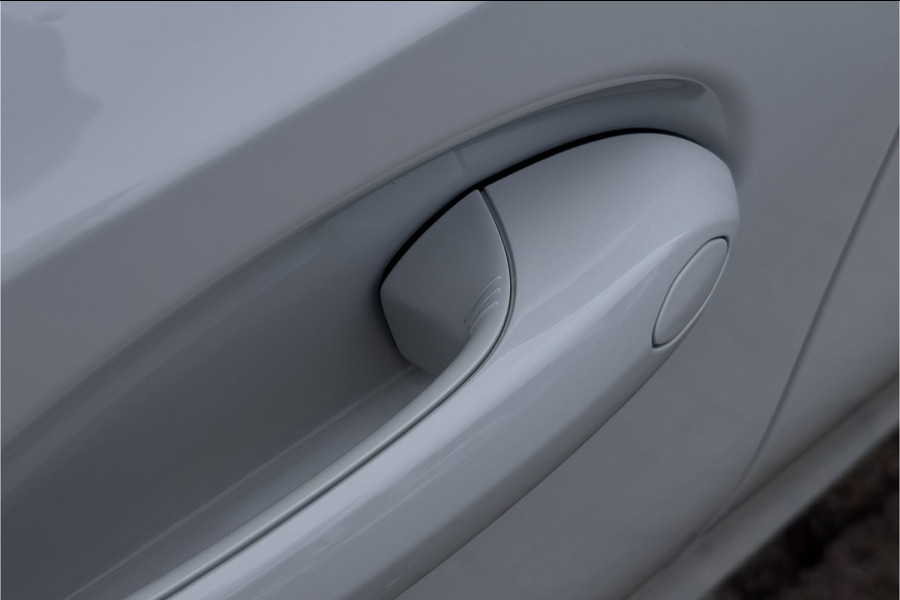 BMW 3 Serie Touring 330e M-Sport | 19,5 kWh Accu | Panodak | Head-Up | Memory | Trekhaak | 360° Camera | Fabrieksgarantie