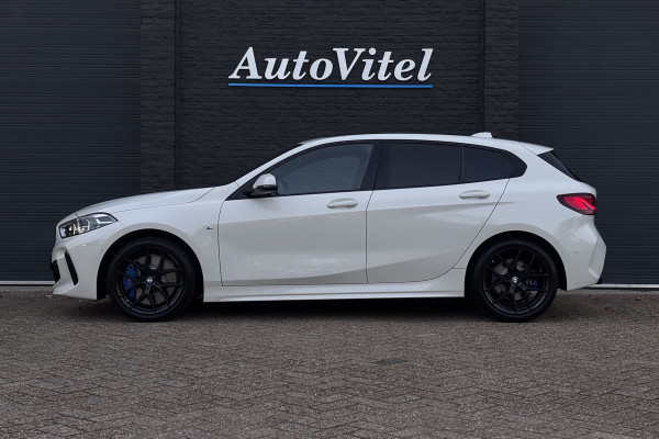 BMW 1-serie 118i M-sport | Panodak | M-Kuipstoelen | M-performance Wheels | Stoel+Stuurverwarming | Comfort Access | Trekhaak