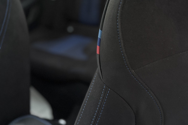 BMW 1-serie 118i M-sport | Panodak | M-Kuipstoelen | M-performance Wheels | Stoel+Stuurverwarming | Comfort Access | Trekhaak