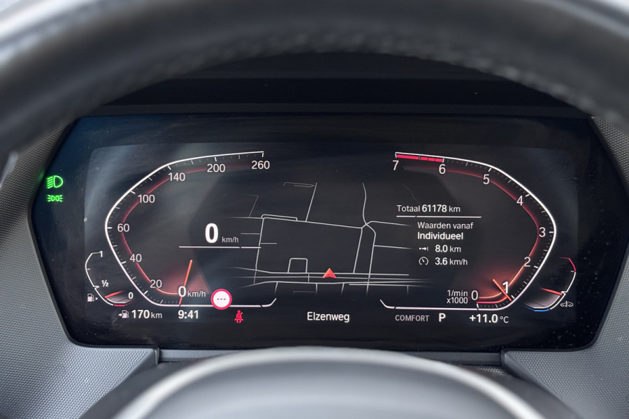 BMW 1-serie 118i M-sport | Panodak | M-Kuipstoelen | M-performance Wheels | Stoel+Stuurverwarming | Comfort Access | Trekhaak