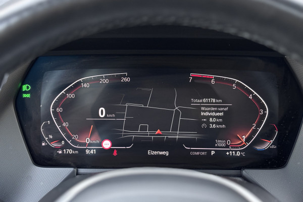 BMW 1-serie 118i M-sport | Panodak | M-Kuipstoelen | M-performance Wheels | Stoel+Stuurverwarming | Comfort Access | Trekhaak