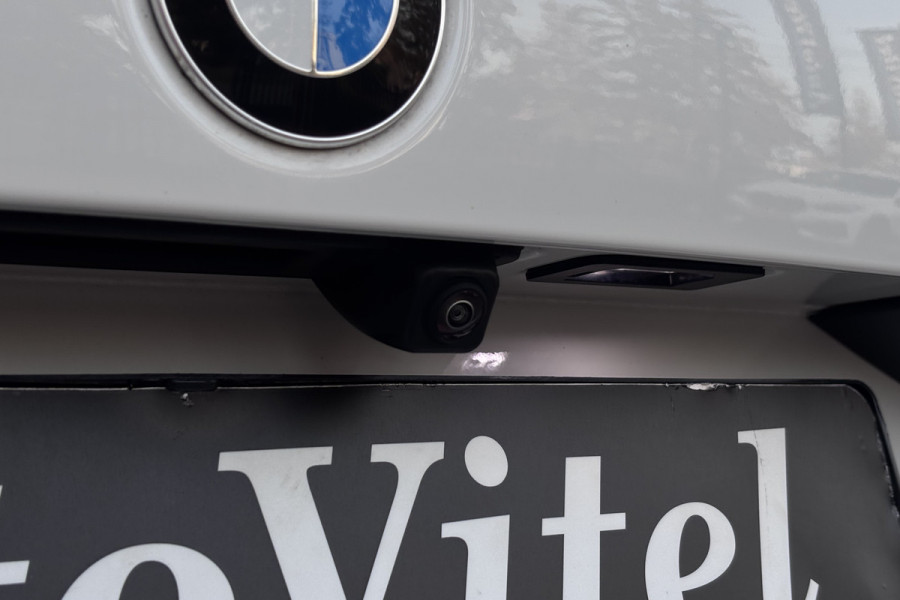 BMW 1-serie 118i M-sport | Panodak | M-Kuipstoelen | M-performance Wheels | Stoel+Stuurverwarming | Comfort Access | Trekhaak