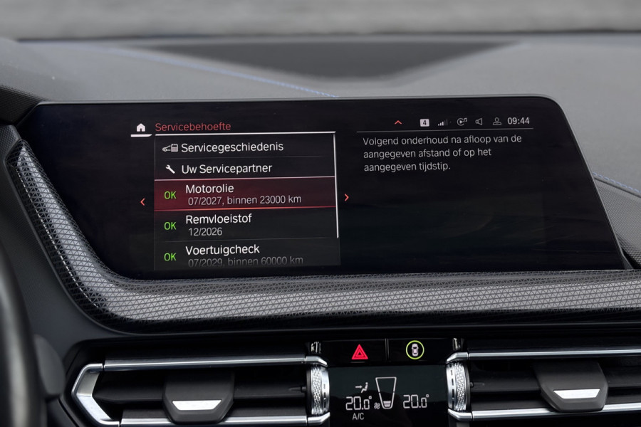 BMW 1-serie 118i M-sport | Panodak | M-Kuipstoelen | M-performance Wheels | Stoel+Stuurverwarming | Comfort Access | Trekhaak