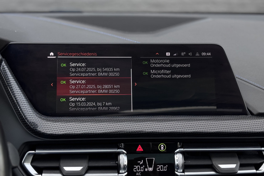 BMW 1-serie 118i M-sport | Panodak | M-Kuipstoelen | M-performance Wheels | Stoel+Stuurverwarming | Comfort Access | Trekhaak