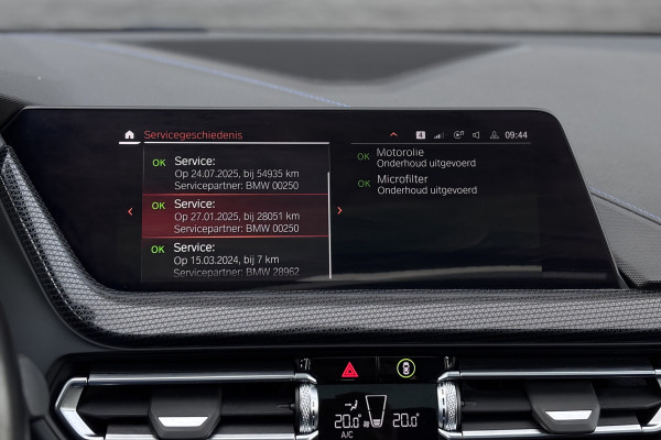 BMW 1-serie 118i M-sport | Panodak | M-Kuipstoelen | M-performance Wheels | Stoel+Stuurverwarming | Comfort Access | Trekhaak