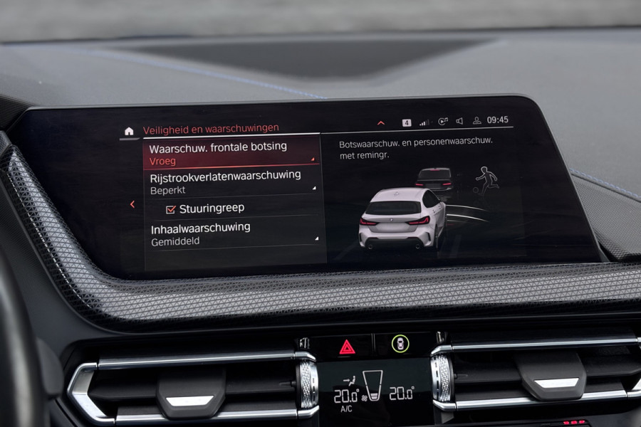 BMW 1-serie 118i M-sport | Panodak | M-Kuipstoelen | M-performance Wheels | Stoel+Stuurverwarming | Comfort Access | Trekhaak