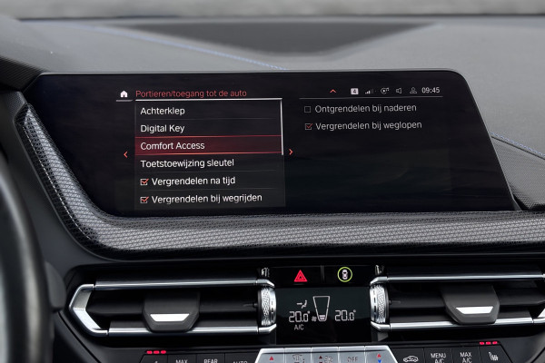 BMW 1-serie 118i M-sport | Panodak | M-Kuipstoelen | M-performance Wheels | Stoel+Stuurverwarming | Comfort Access | Trekhaak