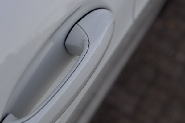 BMW 1-serie 118i M-sport | Panodak | M-Kuipstoelen | M-performance Wheels | Stoel+Stuurverwarming | Comfort Access | Trekhaak