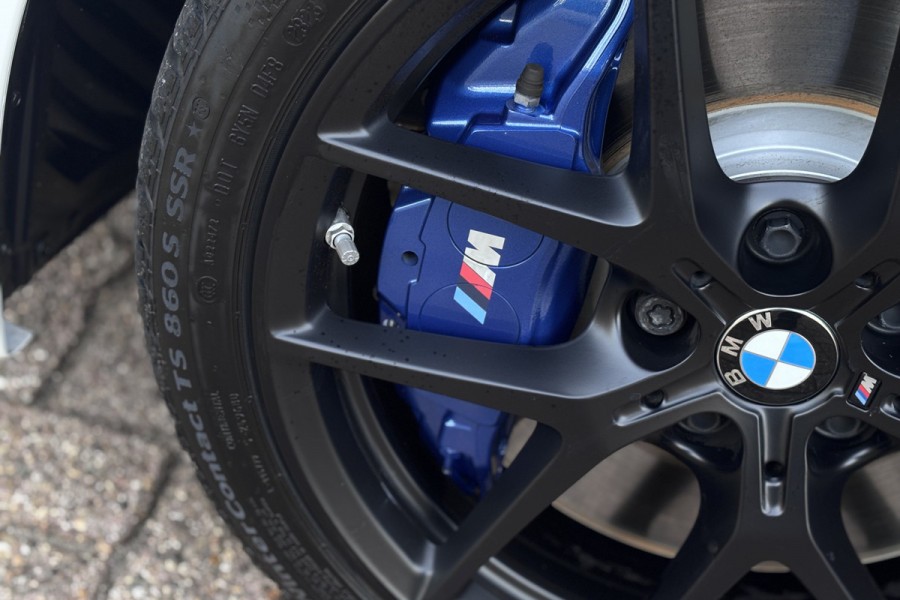 BMW 1-serie 118i M-sport | Panodak | M-Kuipstoelen | M-performance Wheels | Stoel+Stuurverwarming | Comfort Access | Trekhaak