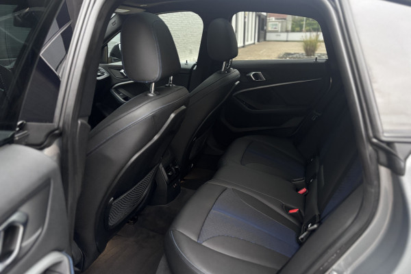 BMW 2 Serie Gran Coupé 218i M-Sport | Panodak | Stoel + Stuurverwarming | Privacy Glas | 19'Inch | Adaptief LED