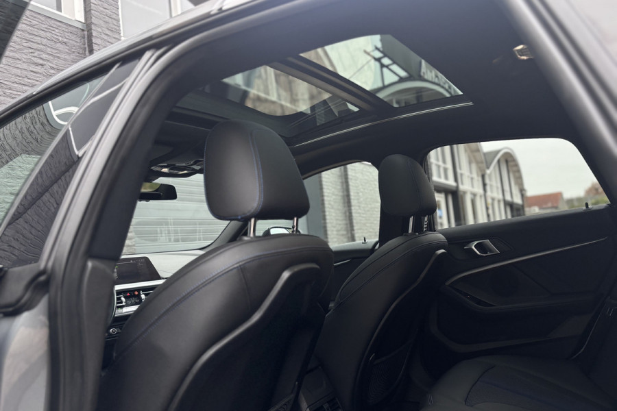 BMW 2 Serie Gran Coupé 218i M-Sport | Panodak | Stoel + Stuurverwarming | Privacy Glas | 19'Inch | Adaptief LED