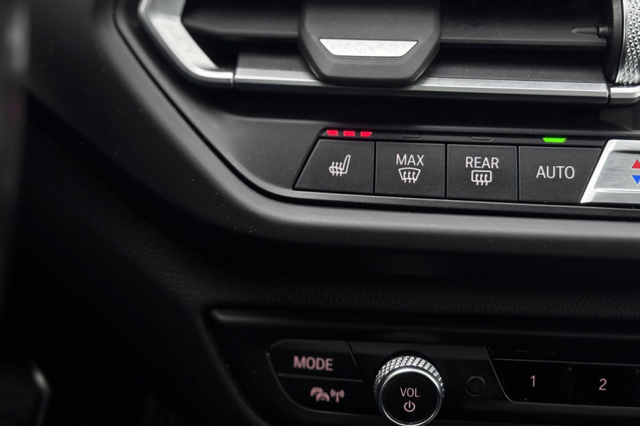 BMW 2 Serie Gran Coupé 218i M-Sport | Panodak | Stoel + Stuurverwarming | Privacy Glas | 19'Inch | Adaptief LED