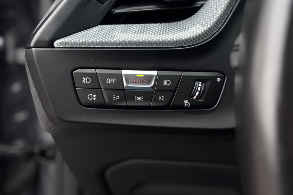 BMW 2 Serie Gran Coupé 218i M-Sport | Panodak | Stoel + Stuurverwarming | Privacy Glas | 19'Inch | Adaptief LED