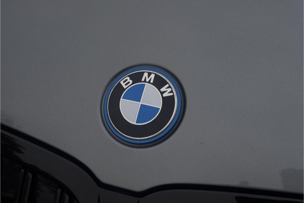 BMW 3 Serie Touring 330e M-sport LCI Widescreen | Camera | Adaptive Cruise | Comfort Access