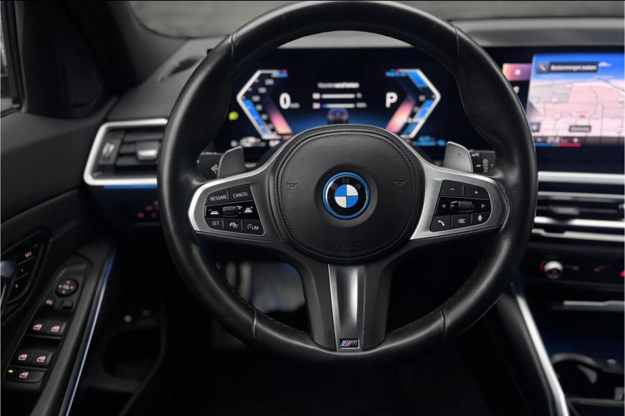 BMW 3 Serie Touring 330e M-sport LCI Widescreen | Camera | Adaptive Cruise | Comfort Access