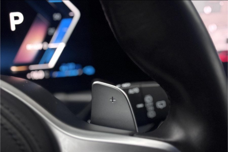 BMW 3 Serie Touring 330e M-sport LCI Widescreen | Camera | Adaptive Cruise | Comfort Access