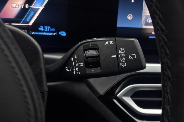 BMW 3 Serie Touring 330e M-sport LCI Widescreen | Camera | Adaptive Cruise | Comfort Access