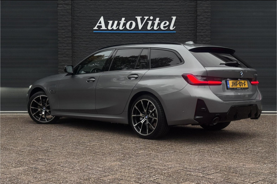 BMW 3 Serie Touring 330e M-sport LCI Widescreen | Camera | Adaptive Cruise | Comfort Access