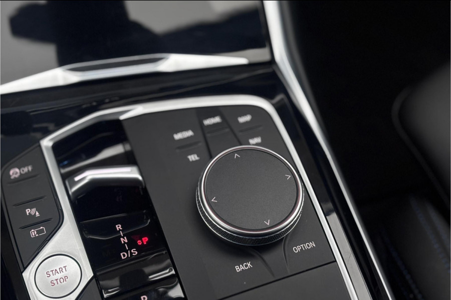 BMW 3 Serie Touring 330e M-sport LCI Widescreen | Camera | Adaptive Cruise | Comfort Access