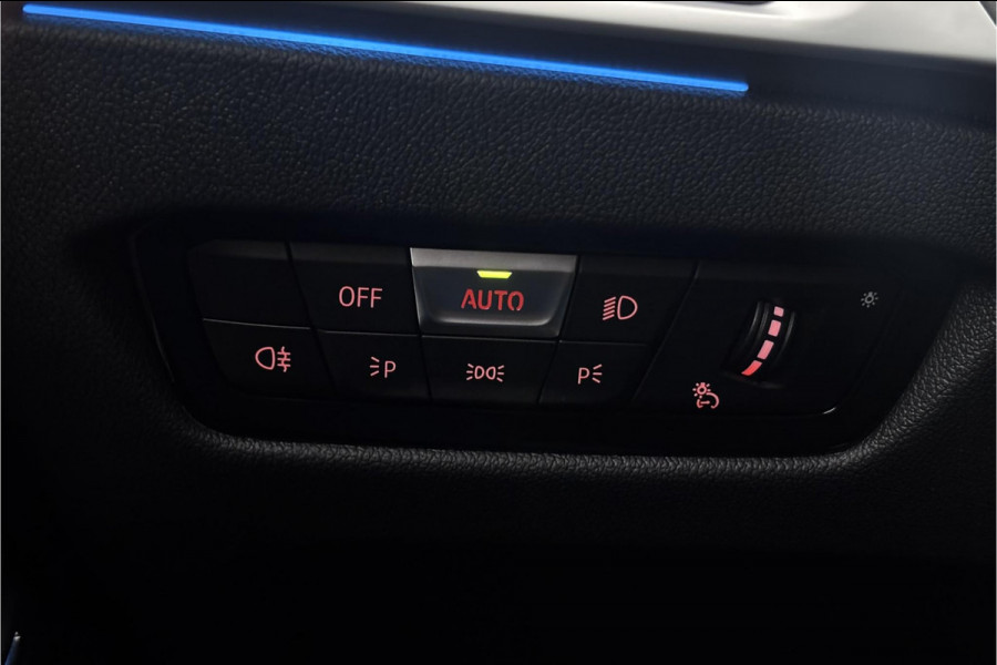 BMW 3 Serie Touring 330e M-sport LCI Widescreen | Camera | Adaptive Cruise | Comfort Access