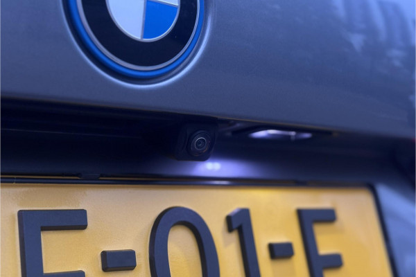 BMW 3 Serie Touring 330e M-sport LCI Widescreen | Camera | Adaptive Cruise | Comfort Access