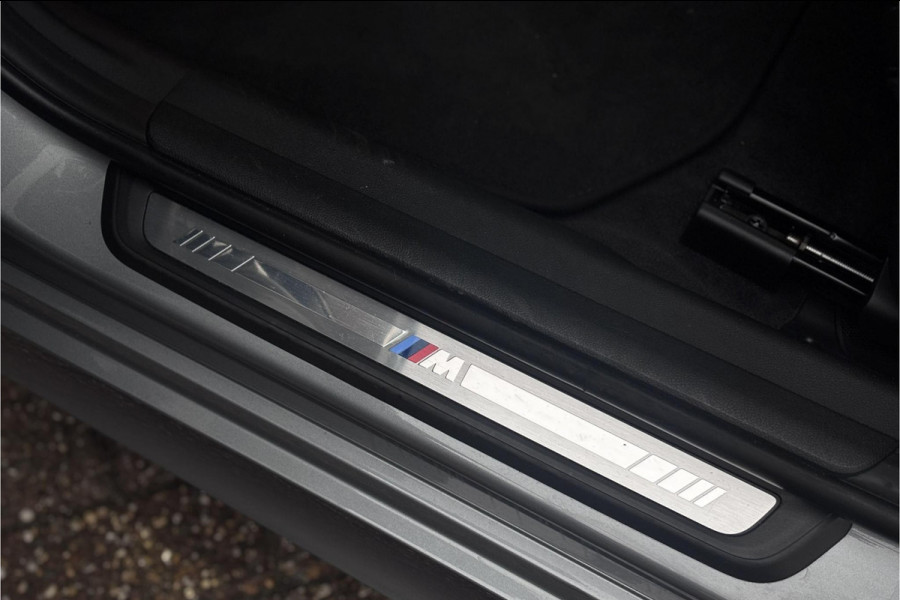 BMW 3 Serie Touring 330e M-sport LCI Widescreen | Camera | Adaptive Cruise | Comfort Access