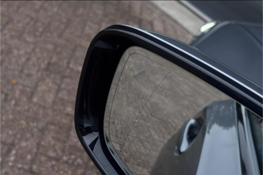 BMW 3 Serie Touring 330e M-sport LCI Widescreen | Camera | Adaptive Cruise | Comfort Access