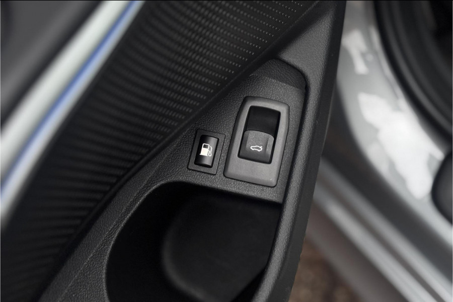 BMW 3 Serie Touring 330e M-sport LCI Widescreen | Camera | Adaptive Cruise | Comfort Access