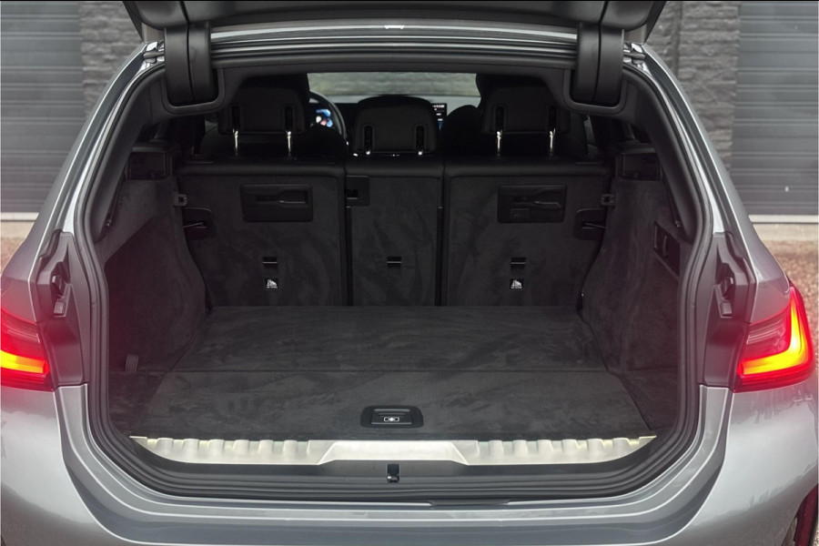 BMW 3 Serie Touring 330e M-sport LCI Widescreen | Camera | Adaptive Cruise | Comfort Access