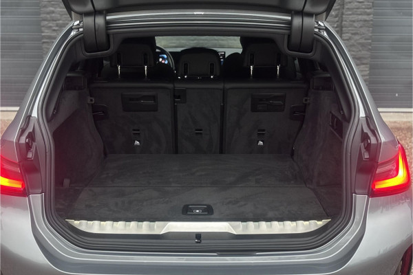 BMW 3 Serie Touring 330e M-sport LCI Widescreen | Camera | Adaptive Cruise | Comfort Access