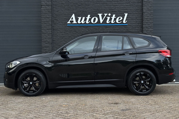 BMW X1 xDrive25e | Elektrische Klep | PDC V + A | LED | Apple Carplay | DAB | 15x op voorraad !