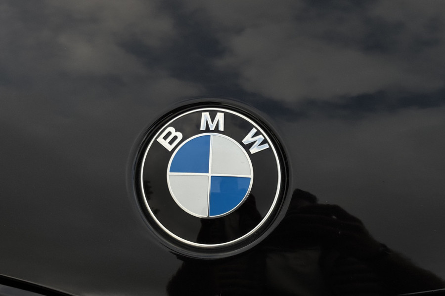 BMW X1 xDrive25e | Elektrische Klep | PDC V + A | LED | Apple Carplay | DAB | 15x op voorraad !