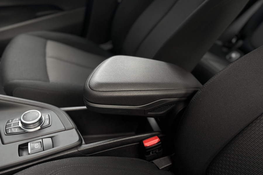 BMW X1 xDrive25e | Elektrische Klep | PDC V + A | LED | Apple Carplay | DAB | 15x op voorraad !