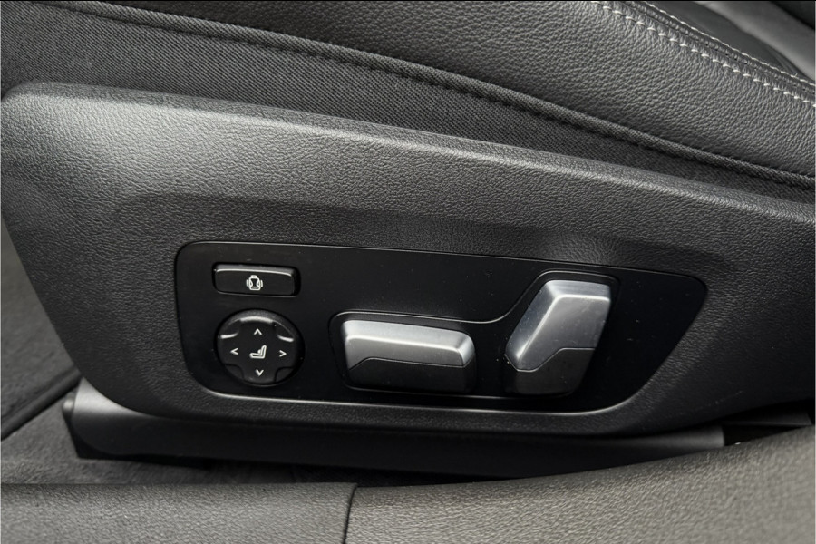 BMW 3 Serie Touring 330e xDrive | Sportleder | Head-Up | Laserlicht | Comfort Access | Memory