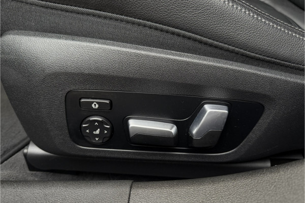 BMW 3 Serie Touring 330e xDrive | Sportleder | Head-Up | Laserlicht | Comfort Access | Memory