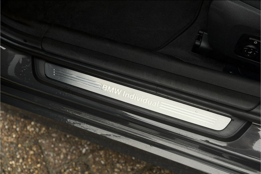 BMW 3 Serie Touring 330e xDrive | Sportleder | Head-Up | Laserlicht | Comfort Access | Memory