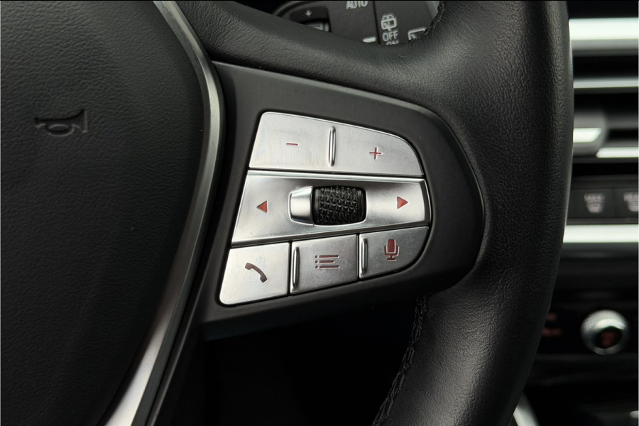 BMW 3 Serie Touring 330e xDrive | Sportleder | Head-Up | Laserlicht | Comfort Access | Memory