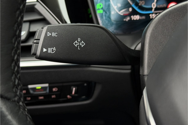 BMW 3 Serie Touring 330e xDrive | Sportleder | Head-Up | Laserlicht | Comfort Access | Memory