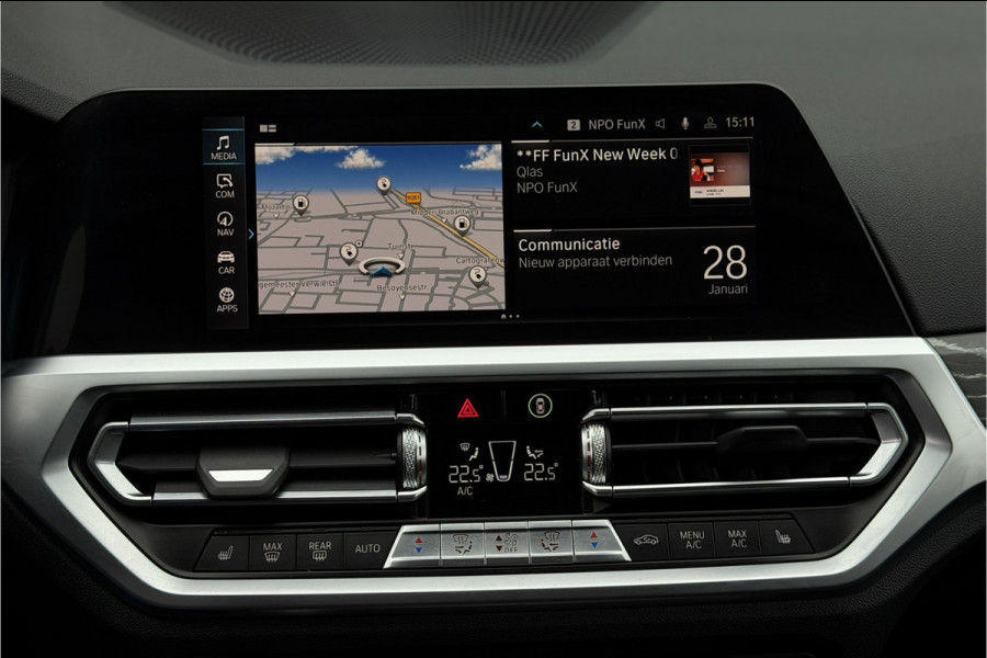 BMW 3 Serie Touring 330e xDrive | Sportleder | Head-Up | Laserlicht | Comfort Access | Memory