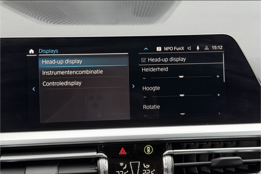 BMW 3 Serie Touring 330e xDrive | Sportleder | Head-Up | Laserlicht | Comfort Access | Memory