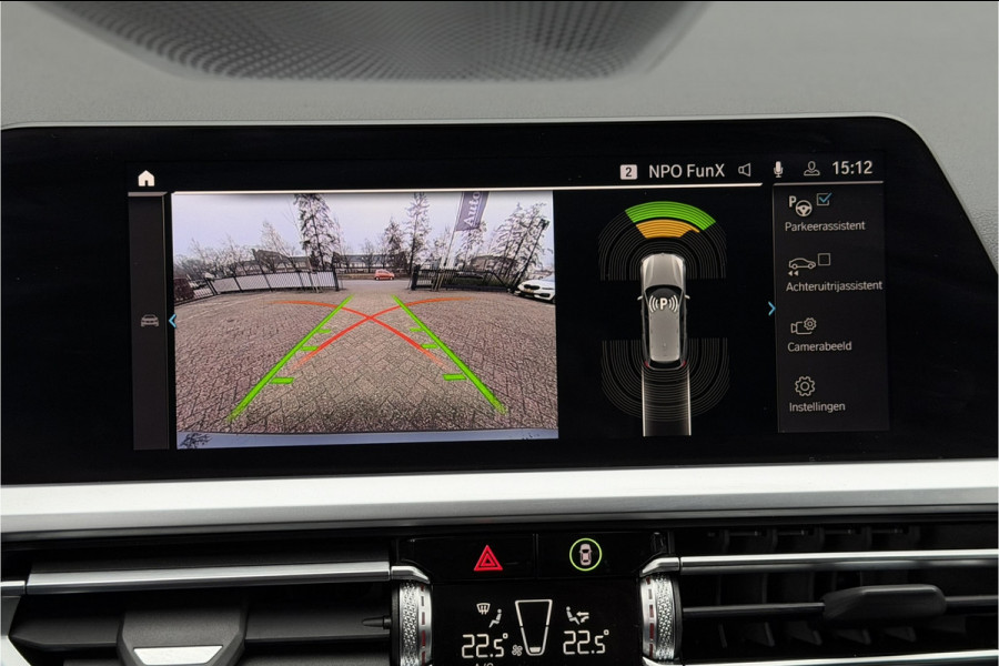 BMW 3 Serie Touring 330e xDrive | Sportleder | Head-Up | Laserlicht | Comfort Access | Memory